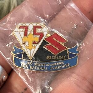 BNIB VTG Suzuki Boy Scouts Of America Pin Gold 75th National Jamboree USA BSA